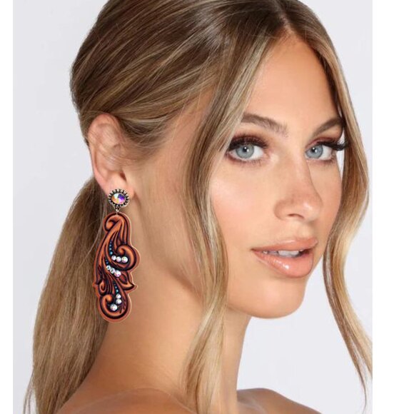 Gorgeous Southwestern Cowgirl Tooled Leather Rhinestone Bling Boho Earrings NEW - Picture 2 of 3